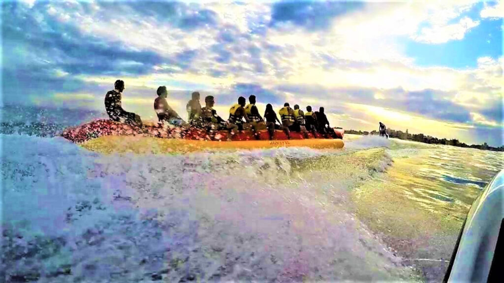 paseos-en-banana-del-muelle-pinamar-guia-de-playa