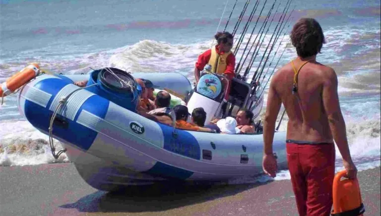 pesca-embarcada-en-pinamar-guia-de-playa-1
